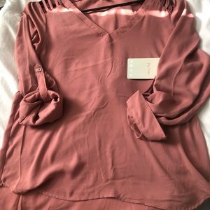 Sale 🛍🛍🔥Lily White blouse